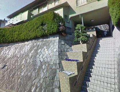Local appearance photo. Heisei outer wall to 16 December ・ We do Roof Coatings. Although entrance to the staircase, There is a handrail because it is peace of mind ◎