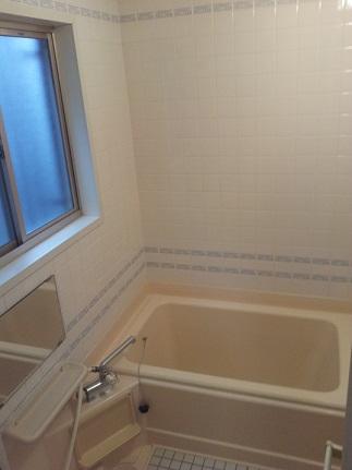 Bathroom. Ventilation is also enough in the large windows ◎