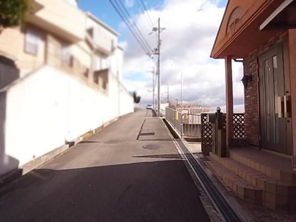 Local photos, including front road. Situated in a quiet, residential area