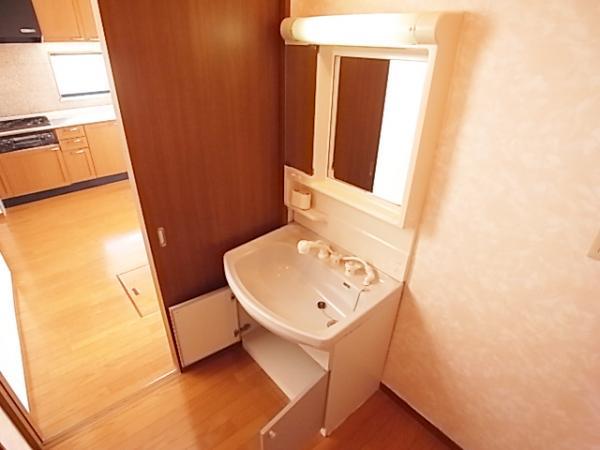 Wash basin, toilet. Storage enhancement washbasin