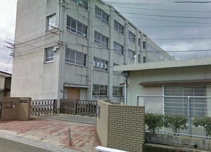 Junior high school. 1180m to Takatsuki Municipal sixth junior high school