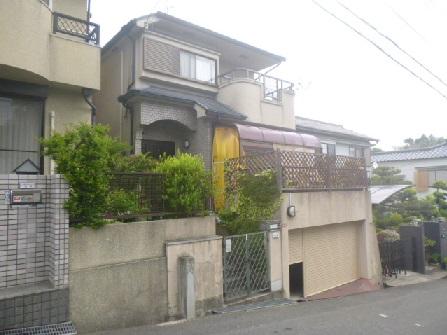 Local appearance photo. Heisei 4 October architecture! 