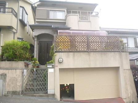 Local appearance photo. We price significantly change! Shuttered garage Thank 1 cars! There is all the room 6 quires more, Storage space is attached! About 3 Pledge of closet ・ There is under-floor storage, It can be mass-storage! Around in the quiet residential area, Calm you ◎