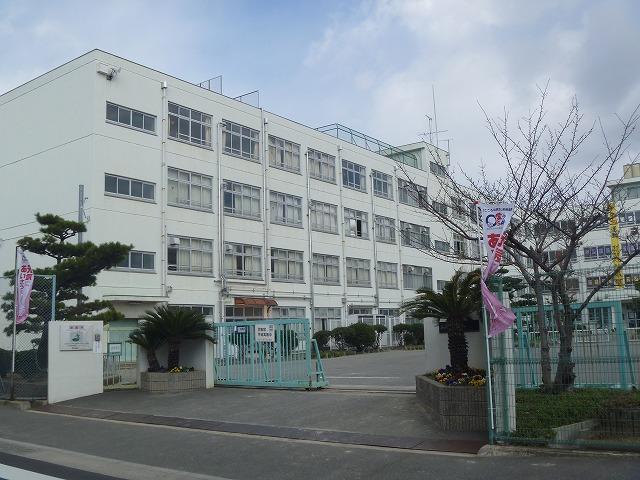 Junior high school. 745m to Takatsuki Municipal Tenth Junior High School
