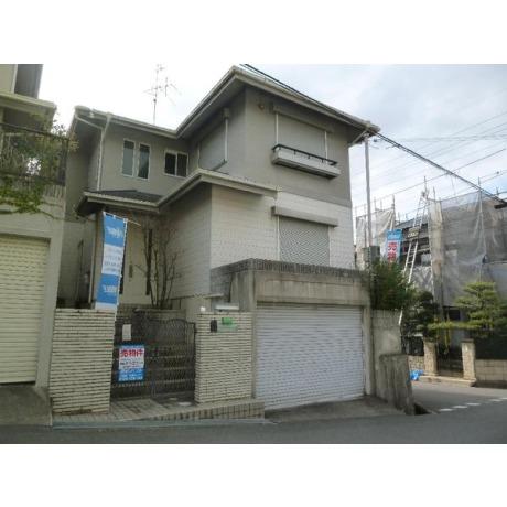 Local appearance photo. Local (12 May 2013) Shooting