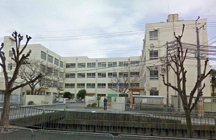 Primary school. 296m to Takatsuki Municipal Takenouchi Elementary School