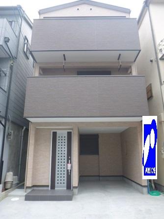 Local appearance photo. Popular Takenouchi-cho building we have finally completed! Around it is because it is flat destinations on foot or bicycle comfortable ◎ neighborhood is commercial facilities to enrich, It is very conveniently located small to life ・ In the middle near the peace of mind! It is possible your preview at any time ◎