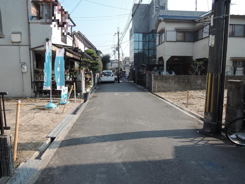 Local photos, including front road. Local (11 May 2013) Shooting