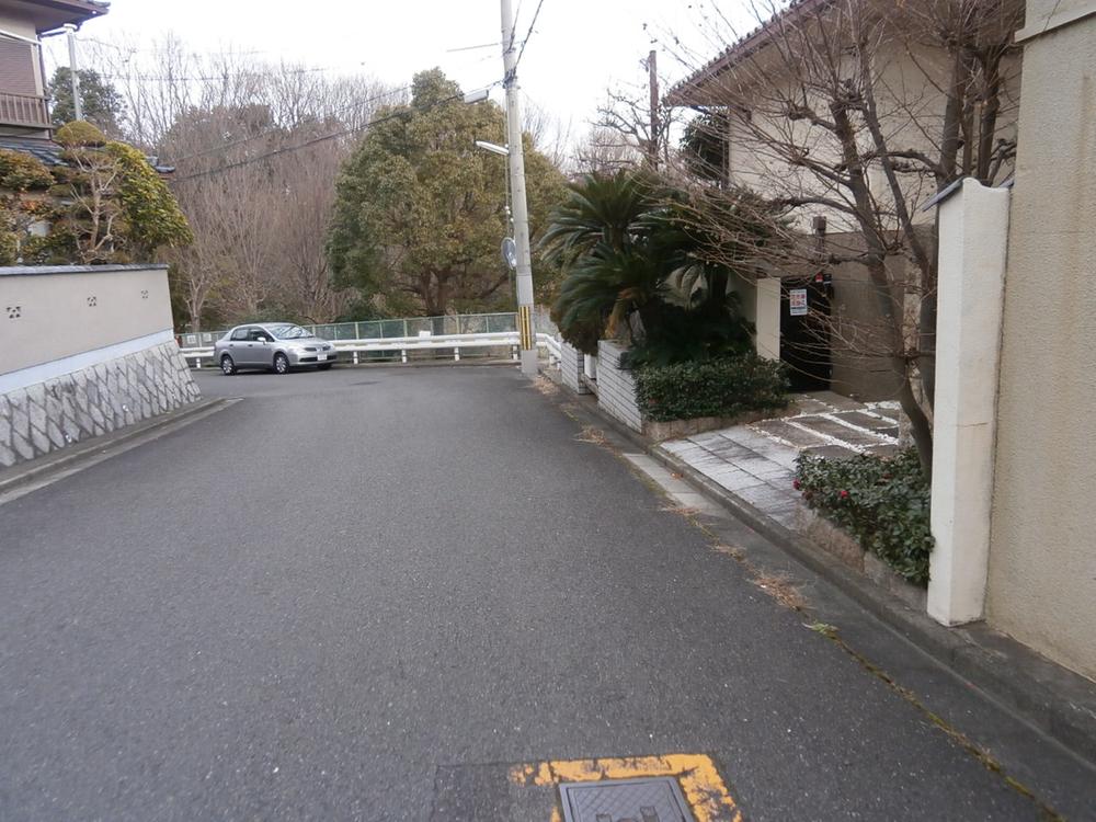 Local photos, including front road. Local (January 2013) Shooting