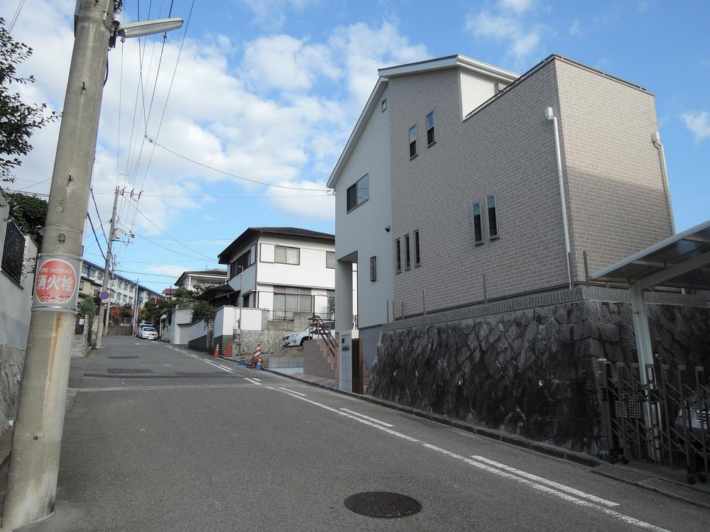 Local photos, including front road. Local (11 May 2013) Shooting