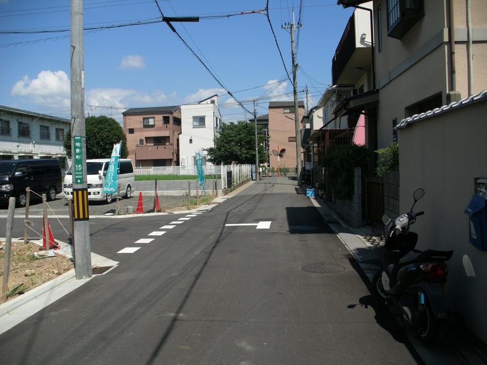 Local photos, including front road. Local (08 May 2013) Shooting