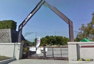 Primary school. 1714m to Takatsuki Tatsukita Hiyoshidai Elementary School