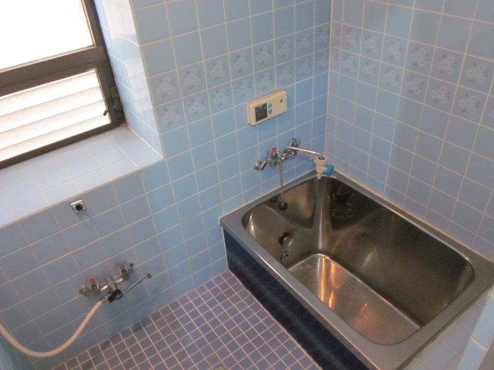 Bathroom. Indoor (March 2013) Shooting