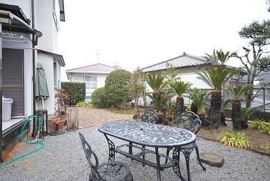 Garden. Local (February 2013) Shooting