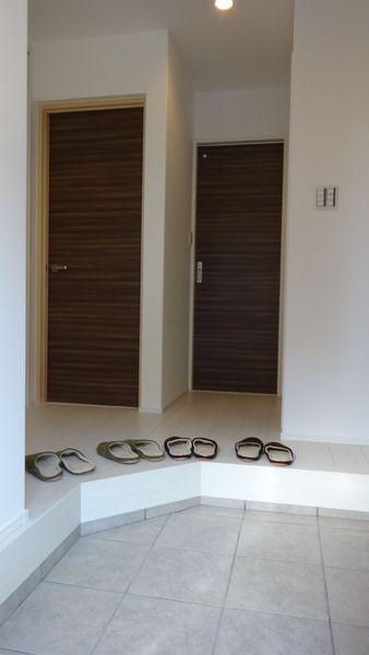 Entrance. Local (12 May 2013) Shooting