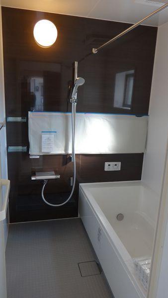 Bathroom. Local (12 May 2013) Shooting