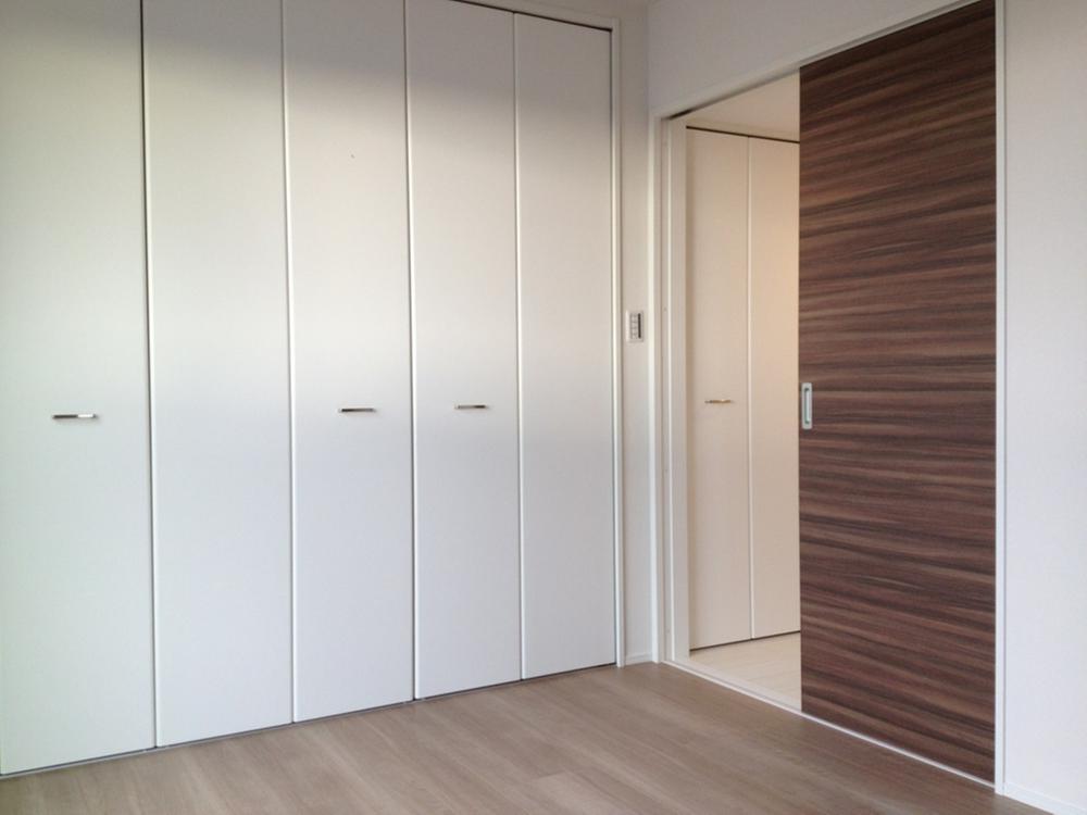 Non-living room. Indoor (12 May 2013) Shooting