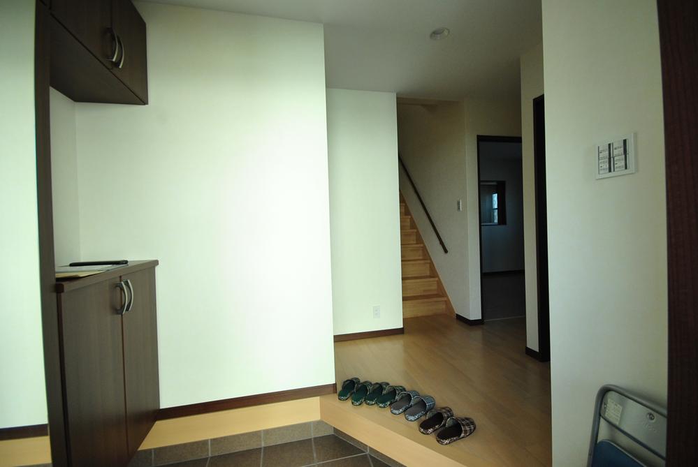 Entrance. Local (11 May 2013) Shooting