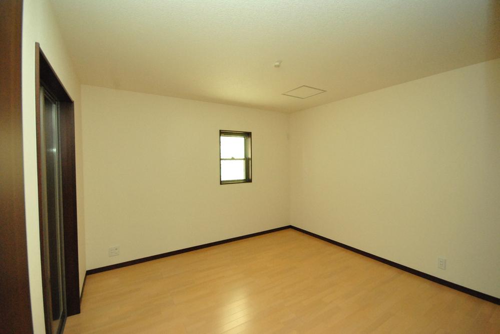 Non-living room. Indoor (11 May 2013) Shooting