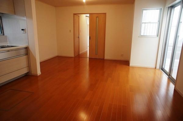 Living. Family reunion at the open feeling of a lot of living