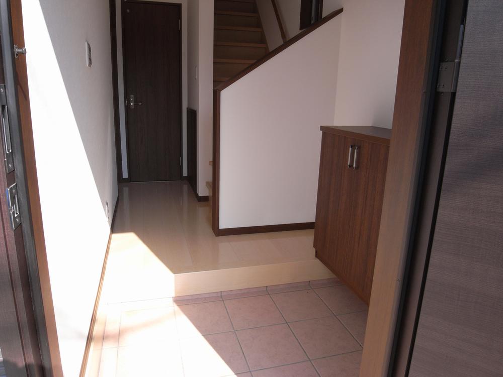 Entrance. Local (11 May 2013) Shooting