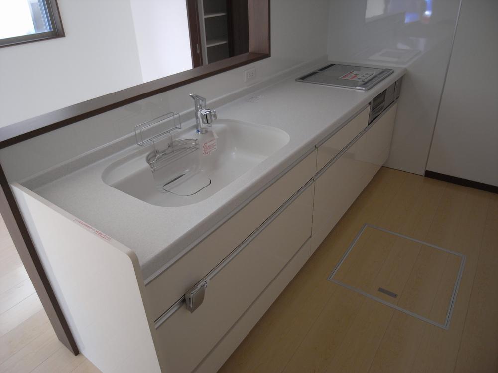 Kitchen. Indoor (11 May 2013) Shooting