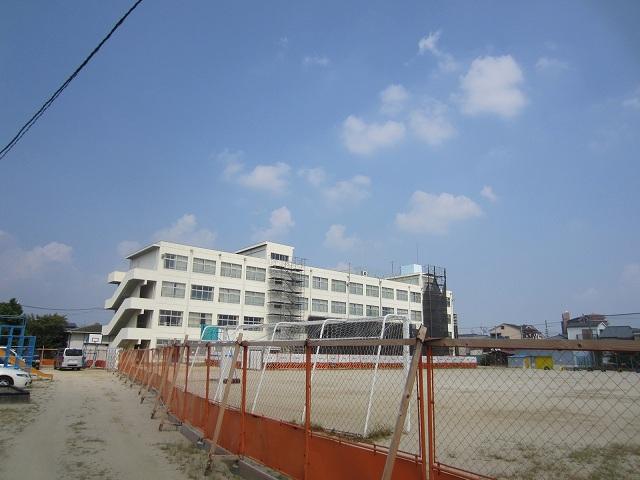 Primary school. Takatsuki Municipal Akaoji 100m up to elementary school