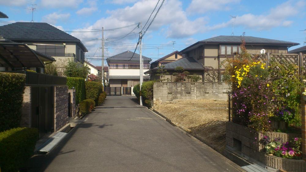 Local photos, including front road. Local (12 May 2013) Shooting