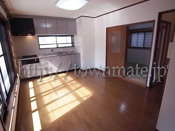 Living. Bright and spacious living room