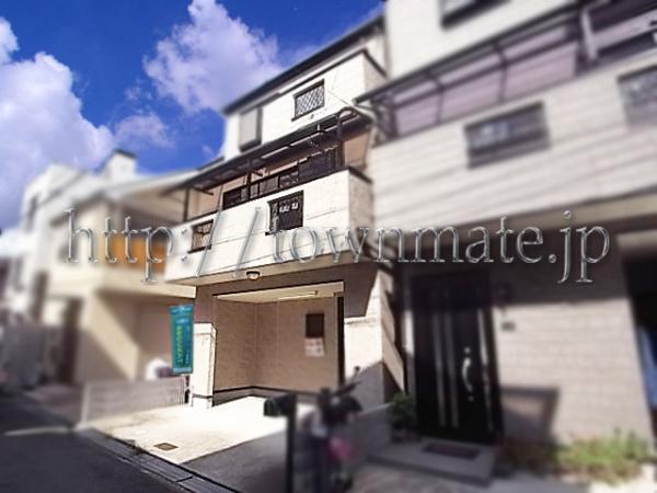 Local photos, including front road. Appearance to be loved by everyone