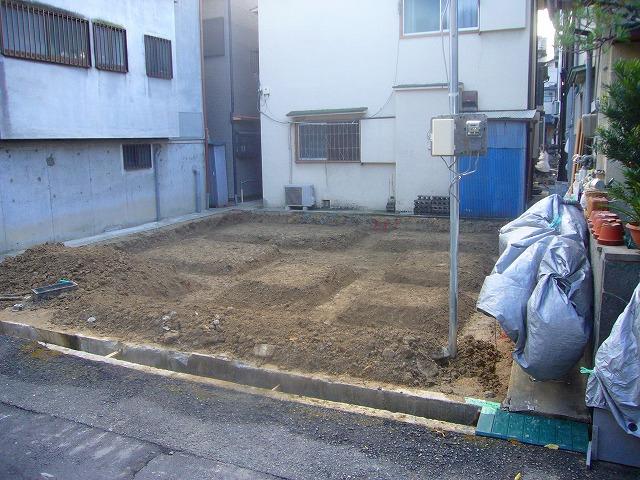 Local photos, including front road. Local Photos