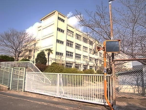 Primary school. Hiyoshidai until elementary school 753m
