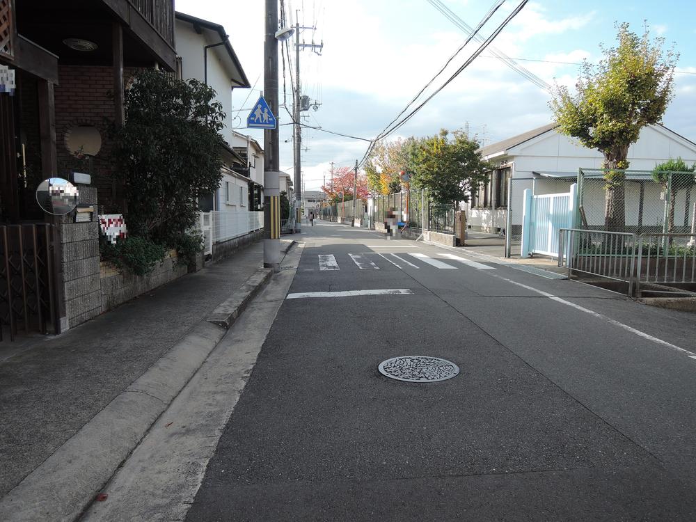 Local photos, including front road. Local (11 May 2013) Shooting