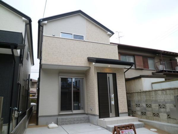 Local appearance photo. House friendly people of barrier-free housing