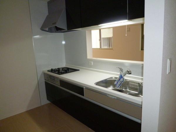 Kitchen. Face-to-face kitchen where you can enjoy a conversation