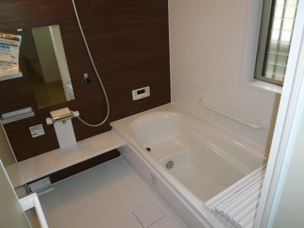 Bathroom. Soothing bath time dated bathroom dryer