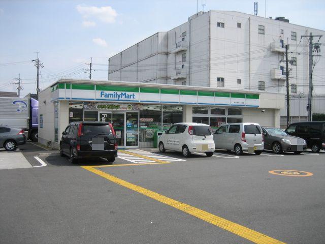 Convenience store. FamilyMart Shimamoto Takahama 1133m up to two-chome