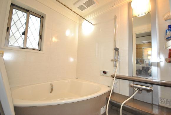 Bathroom. Indoor (June 2013) Shooting