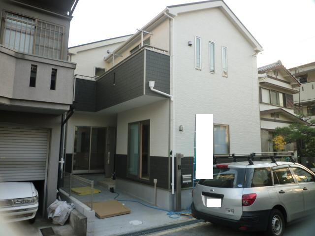 Local appearance photo. Local (12 May 2013) Shooting