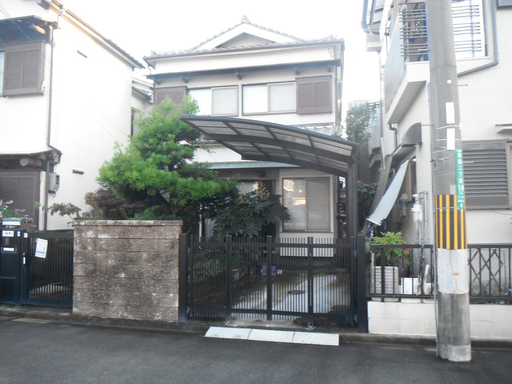 Local appearance photo. Local (11 May 2013) Shooting