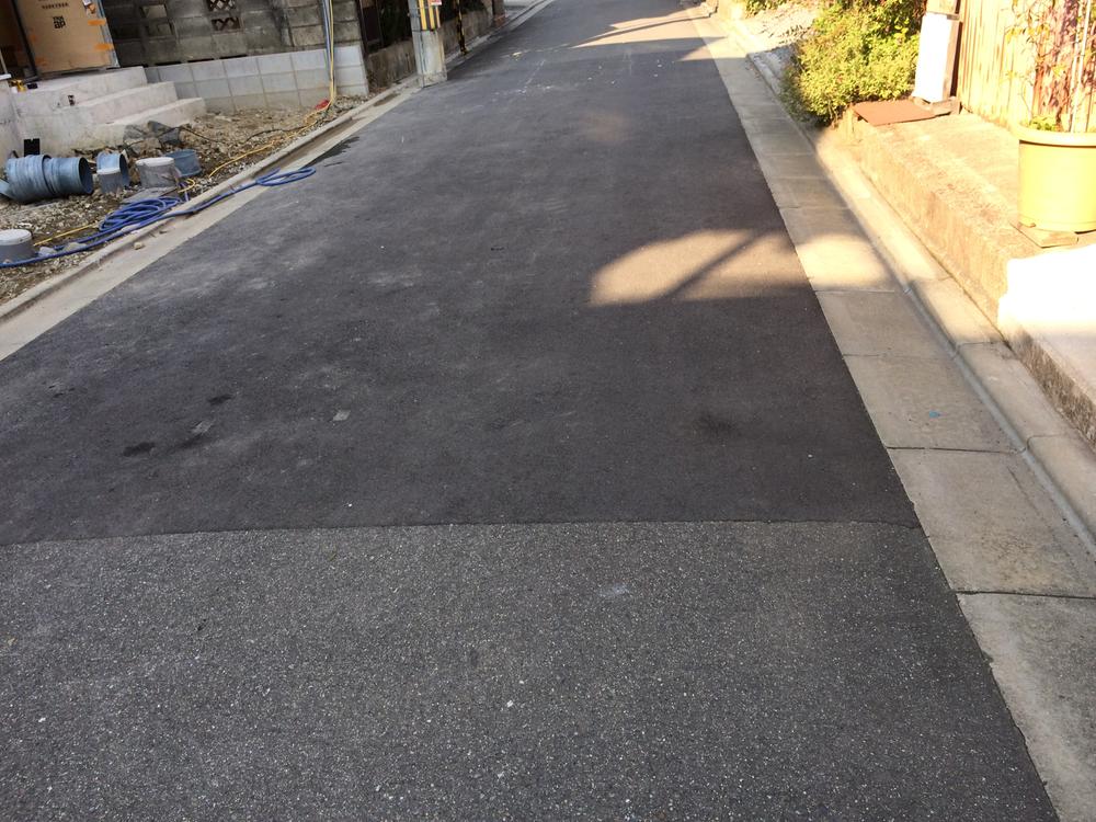 Local photos, including front road. Local (12 May 2013) Shooting