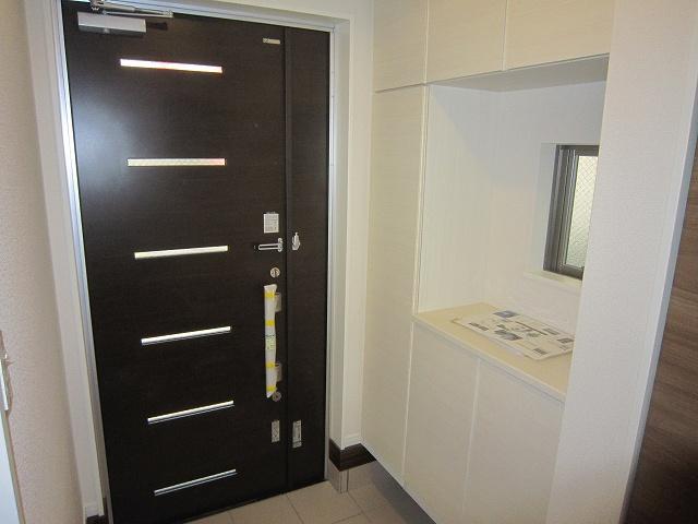 Entrance. Indoor (12 May 2013) Shooting