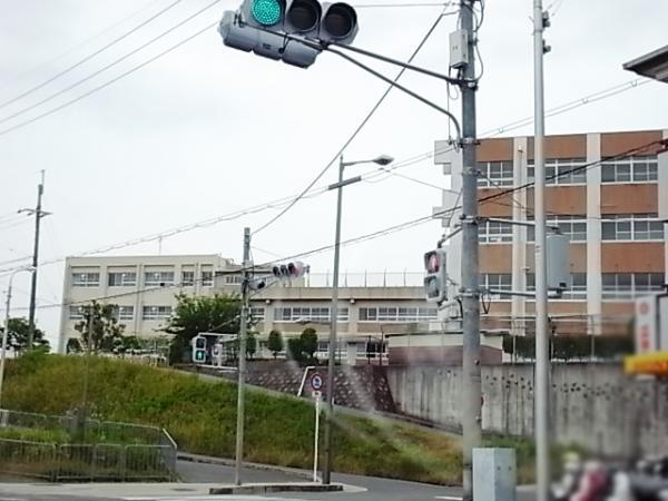 Junior high school. 1020m to the second junior high school