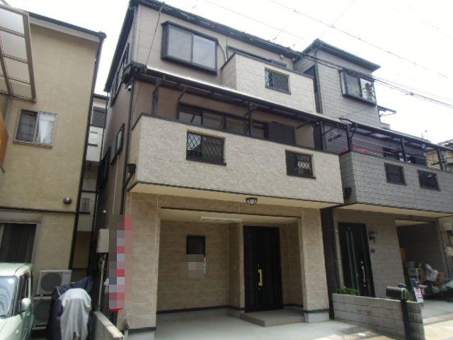 Local appearance photo. 2001 architecture! 