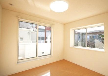 Same specifications photos (Other introspection). We ensure the (construction cases) Full room dihedral Aya light! It is with storage