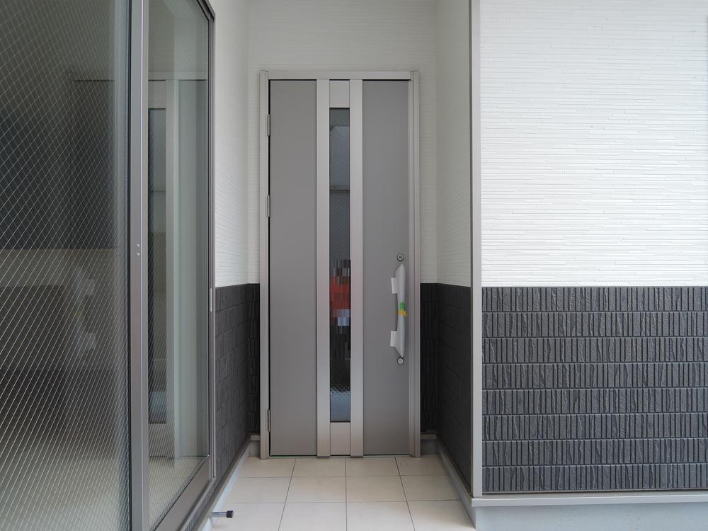 Entrance. Local (12 May 2013) Shooting