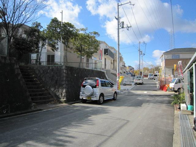 Local photos, including front road. Local (December 12, 2013) Shooting