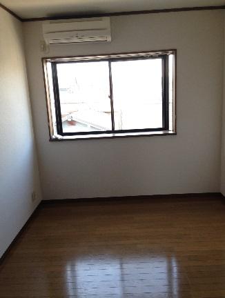 Non-living room. It is air-conditioned! 