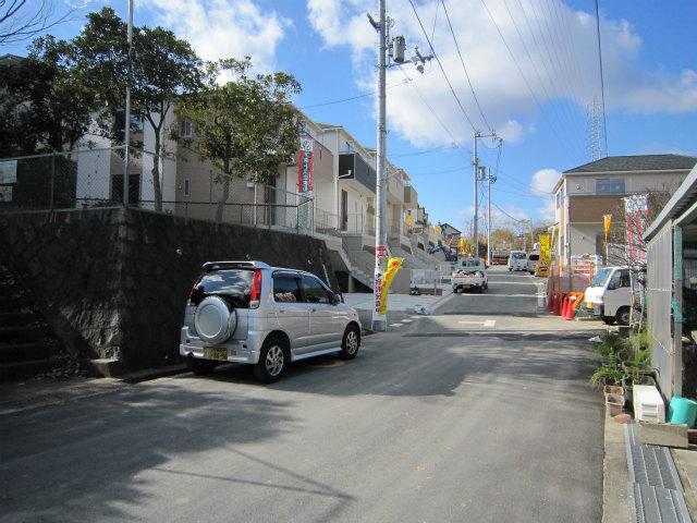 Local photos, including front road. Local (December 12, 2013) Shooting