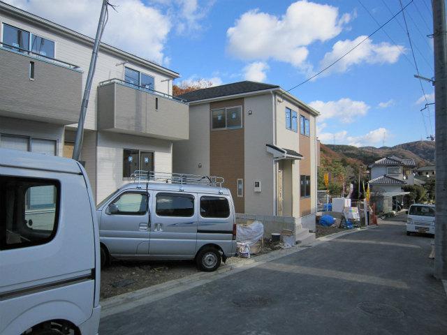 Local photos, including front road. Local (December 12, 2013) Shooting